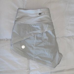 Lululemon speed up low-rise lined short 2.5 in white